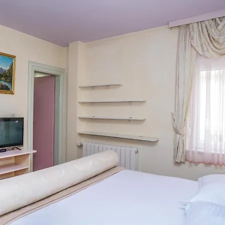 Feriehus Cozy In With Jacuzzi Makarska
